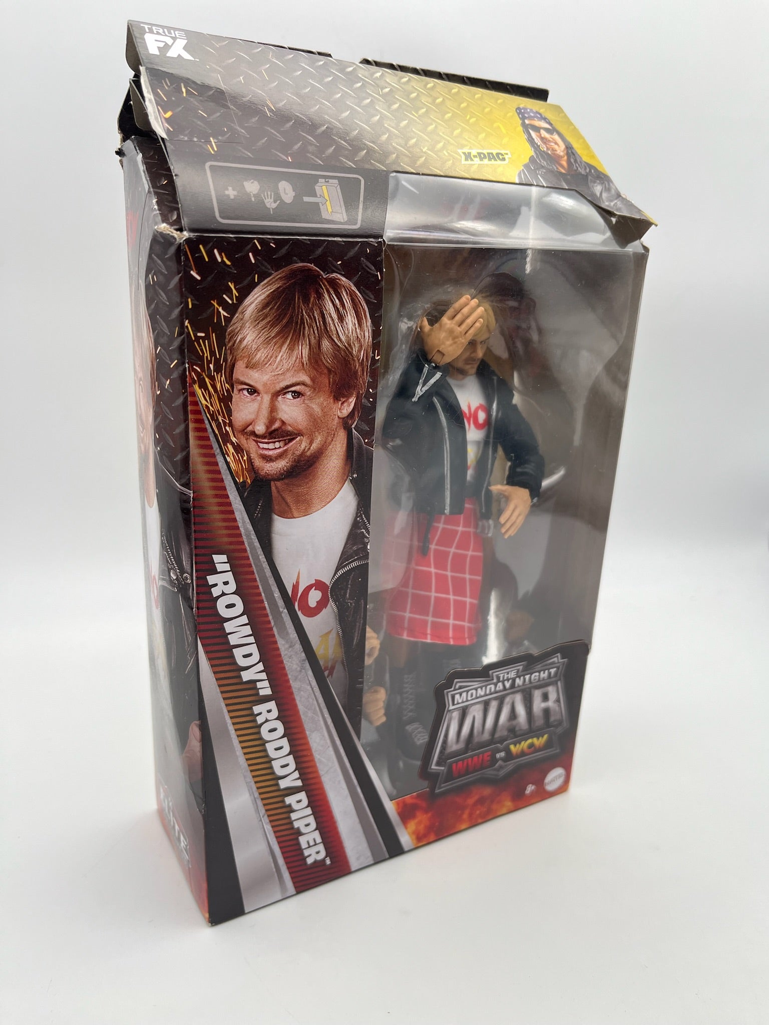 WWE Monday Night War Rowdy Roddy Piper Action Figure CIB | 2. Wahl